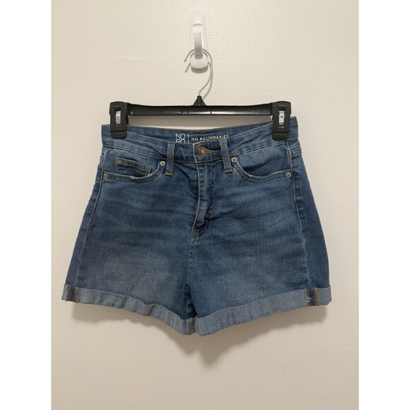 No Boundaries Pants - No Boundaries Women’s Xtra Small Size 5 Denim Shorts Cuffed Hem